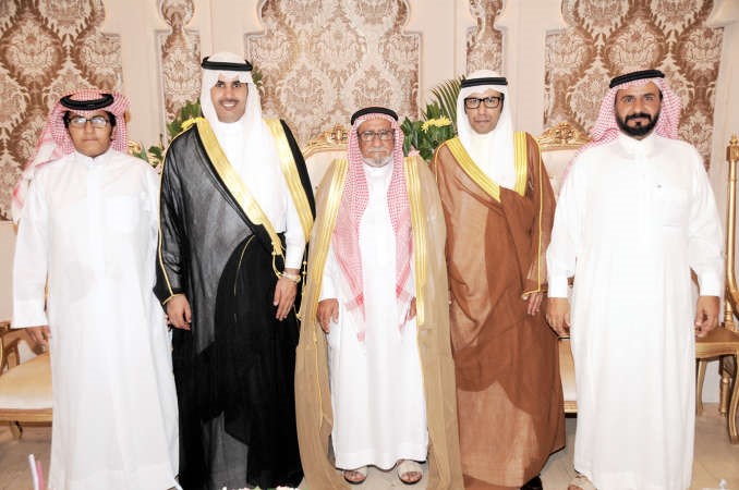 رجا بن مشعل وزيد الهاجري ورجا الهاجري يباركون
