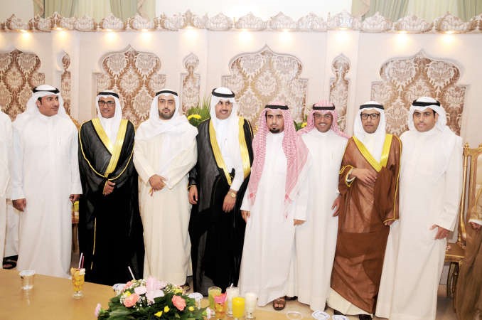 مبارك السبيعي وخالد الدوسري ودمطلق السبيعي وحزمي الدوسري والمقدم مبارك الهاجري يباركون