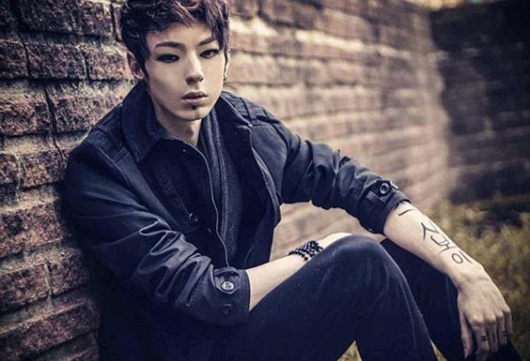 بالصور.. رجل برازيلي يتحوّل إلى رجل كوري بـ 10 عمليات تجميل 