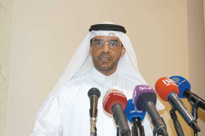 متعب العتيبي متحدثا في الحفل حمدي شوقي