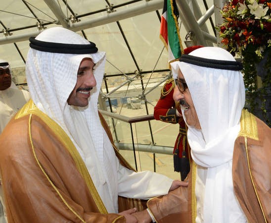 صاحب السمو الامير مصافحا مرزوق الغانم ﻿
