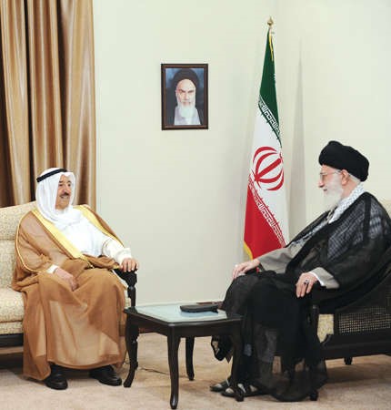 صاحب السمو الامير الشيخ صباح الاحمد لدى لقائه المرشد الاعلى للثورة الاسلامية السيد علي خامنئي﻿