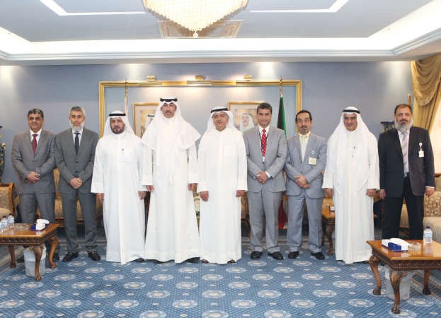 الشيخ فواز الخالد مستقبلا رئيس واعضاء شركة نفط الكويت