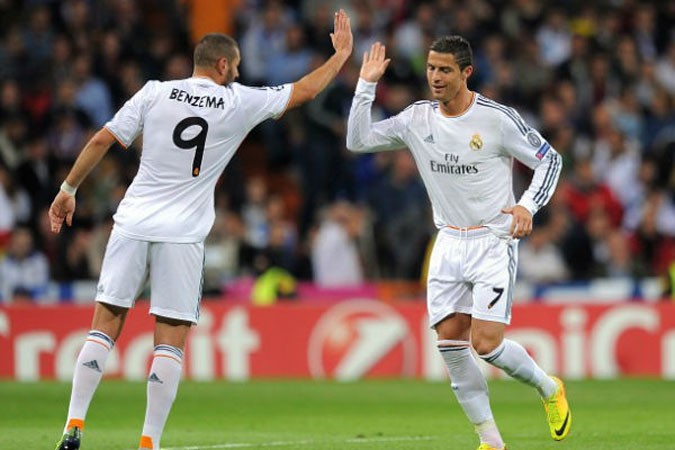 كريستيانو رونالدو يطالب إدارة ريال مدريد بعدم بيع بنزيما صيفاً 