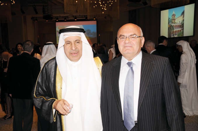 دعبد العزيز الفايز ودخضر حلوي يباركان