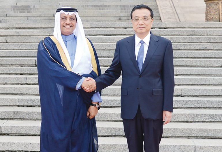 سمو رئيس مجلس الوزراء الشيخ جابر المبارك وفي استقباله رئيس مجلس الدولة في الصين لي كه تشيانغ