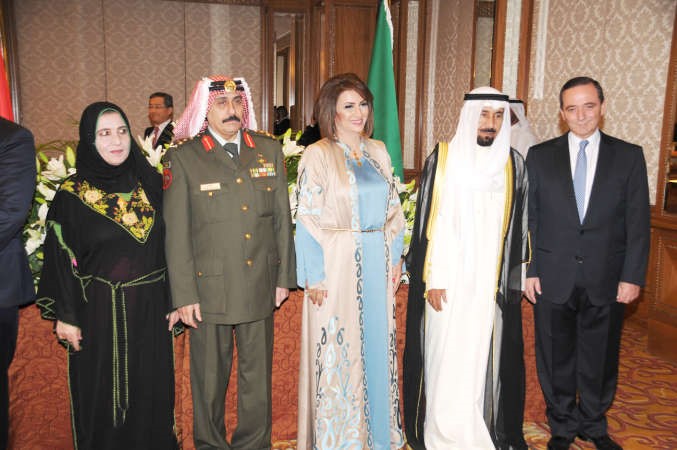الشيخ علي الجابر مهنئا﻿