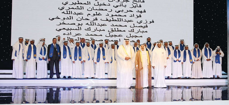 صاحب السمو الامير ودعلي العبيدي ومتعب العتيبي مع عدد من المكرمين 