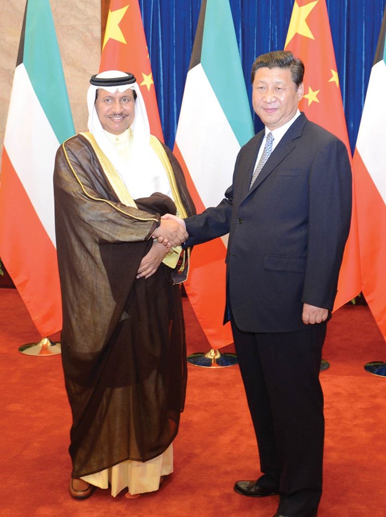 الرئيس الصيني شي جينبيغ مستقبلا سمو الشيخ جابر المبارك