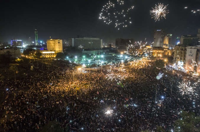 ميدان التحرير يمتلئ بالمصريين عقب الاعلان عن فوز المشير عبدالفتاح السيسي برئاسة مصر رسميا مساء امس الاول رويترز