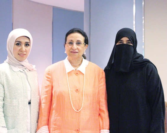 دنجاة المطوع متوسطة دمزنة والطالبة فاطمة بن رجب