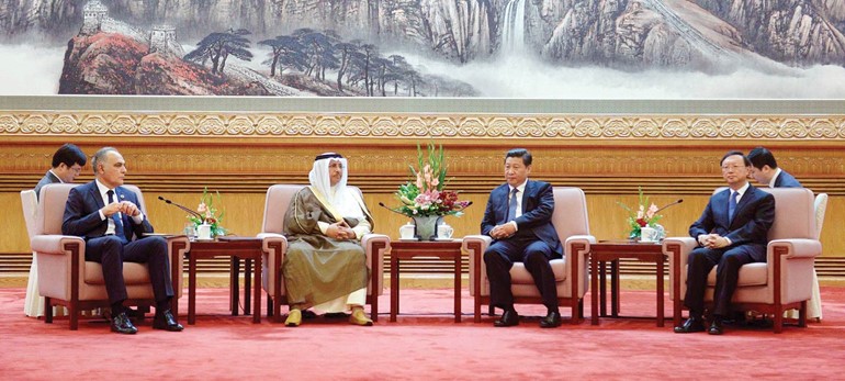 الرئيس الصيني شي جين بينغوسمو رئيس مجلس الوزراء الشيخ جابر المبارك ووزير خارجية المغرب قبيل افتتاح منتدى التعاون