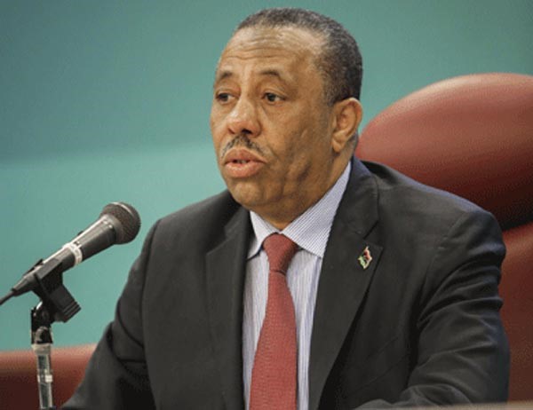 ليبيا: الثني يحث «الضباط المتقاعسين» على محاربة «الإرهاب» ورئيس الاستخبارات يستقيل احتجاجاً على «الأزمةالسياسية»