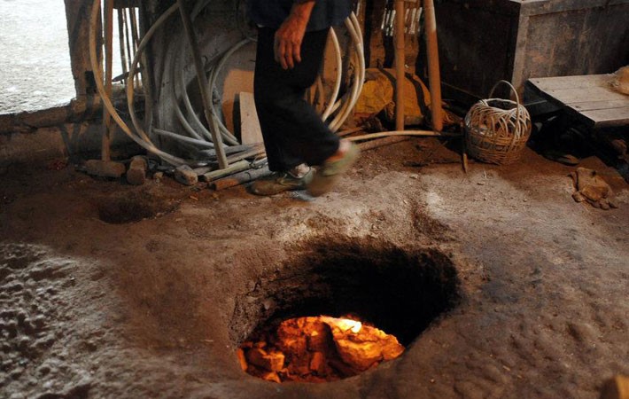 قرية صينية مهددة بالاشتعال بعود ثقاب ! 