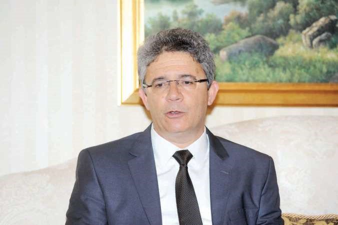 الوزير عدنان منصر