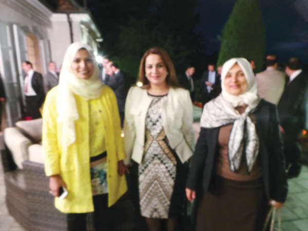 الوزيرة هند الصبيح ورانيا المليفي وحرم السفير جمال الغنيم﻿
