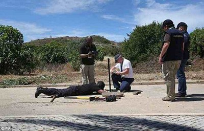 بالصور والفيديو : حفر كل متر في منتجع برتغالي بحثاً عن الطفلة "مادلين" بعد 7 سنوات من اختفائها