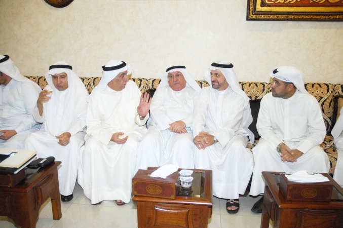 البغلي وصفر مع بعض الحضور
