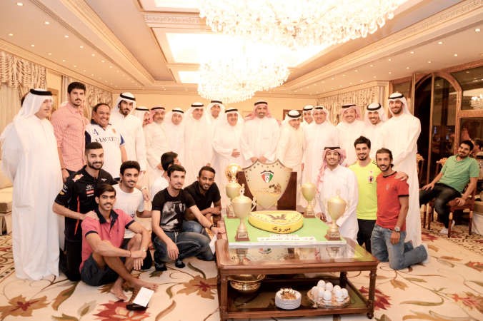 فواز الحساوي والشيخ خالد الفهد والسفير السابق عادل العيار وابطال فريق الكرة المكرمون ﻿