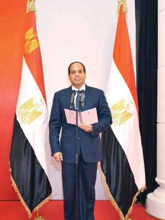 الرئيس المصري المنتخب المشير عبدالفتاح السيسي خلال تادية اليمين الدستورية رئيسا لمصر رويترز