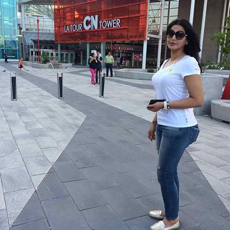 بالصور.. الفنانة ريم عبدالله تكشف عن صور جديدة لها "بمونتريال بكندا"