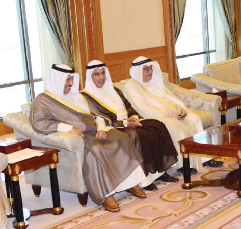 سمو رئيس الوزراء وعلي الموسى وصالح الفضالة﻿