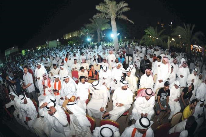 جانب من الحشد الجماهيري في ساحة الارادة قاسم باشا - حمدي شوقي