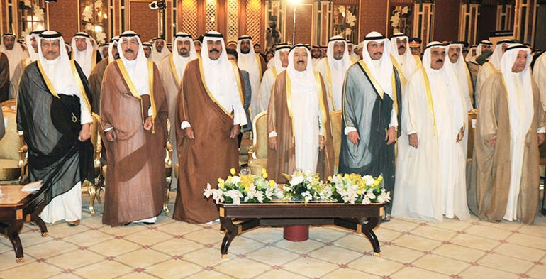 صاحب السمو الامير الشيخ صباح الاحمد وسمو ولي العهد الشيخ نواف الاحمد ومرزوق الغانم والشيخ جابر العبدالله والشيخ فيصل السعود وسمو رئيس الوزراء الشيخ جابر المبارك وعلي الغانم خلال الحفل﻿
