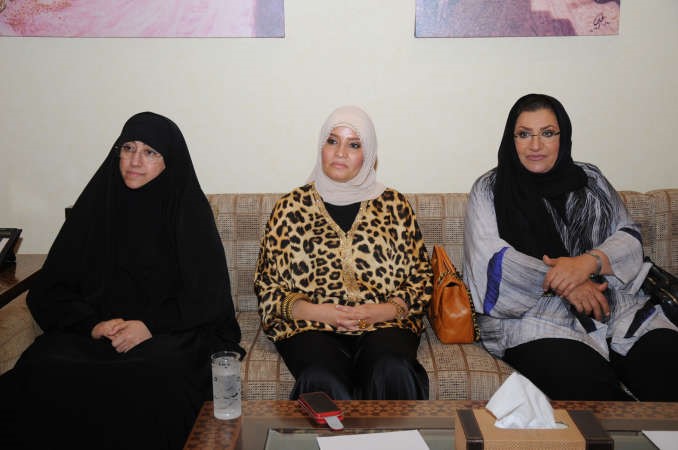 الشيخة فوزية الصباح متوسطة د خديجة المحميد ود كافية رمضان