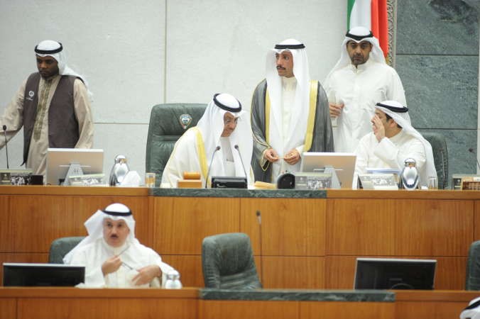 رئيس مجلس الامة مرزوق الغانم ونائبه مبارك الخرينج وامين السر يعقوب الصانع والشيخ محمد العبدالله على المنصة 	هاني الشمري ﻿