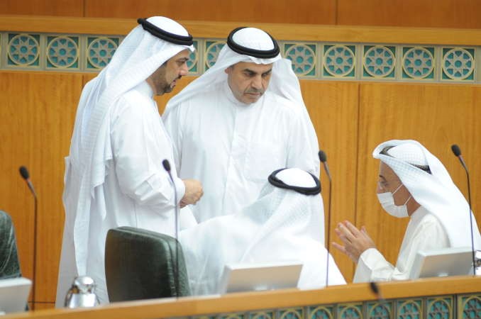 ديوسف الزلزلة ودعبدالله الطريجي ونبيل الفضل
﻿