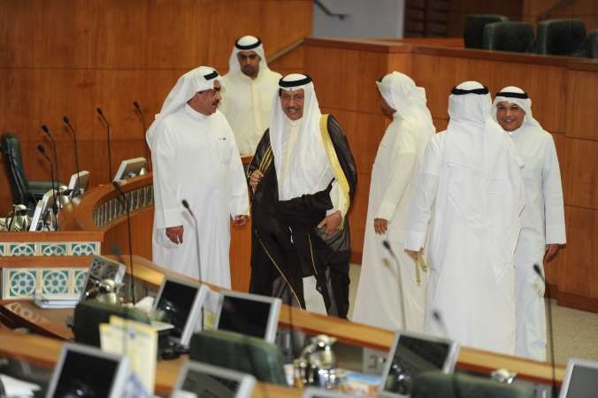 سمو رئيس الوزراء الشيخ جابر المبارك والشيخ خالد الجراح وروضان الروضان مع بعض النواب﻿
