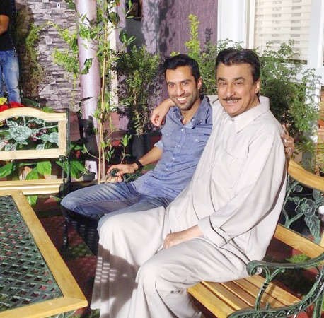 علي جمعة مع اللاعب وليد علي﻿