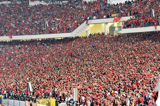 الجماهير المصرية تنتظر قرار عودتها الى الملاعب﻿