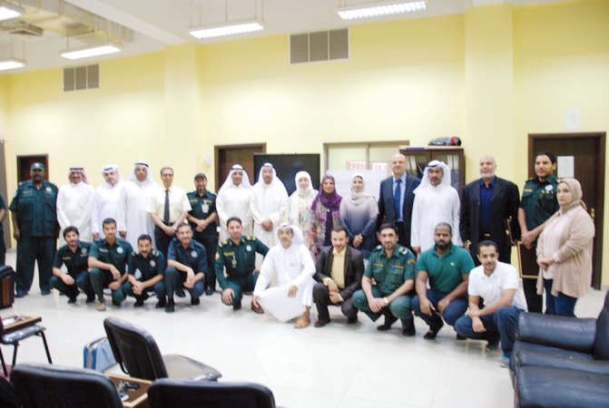 صورة جماعية للمشاركين في الدورة