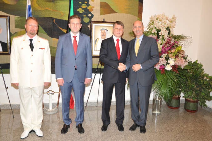 السفير الايطالي مهنئا 