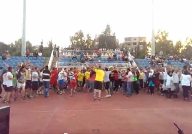 بالفيديو.. لبنانيون ينهون عامهم الدراسي بالرقص على "بشرة خير" بطريقة هستيرية