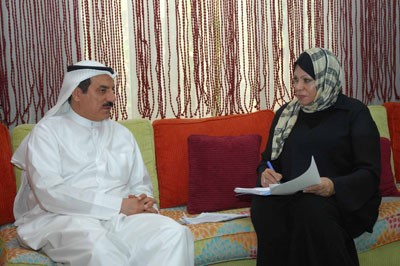 مرشح الدائرة الثالثة عبد الله المعيوف متحدثا للزميلة ليلى الشافعي هاني عبدالله