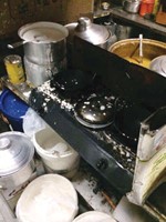 عدم مراعاة المعايير الصحية في احد المطاعم