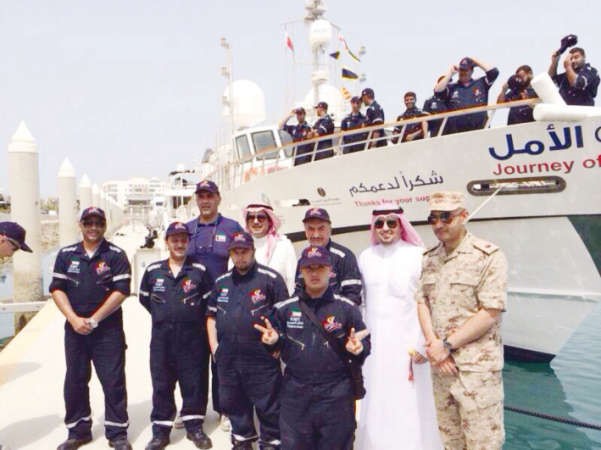  فريق الامل في احدى محطات الرحلة﻿