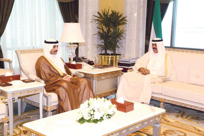 سمو ولي العهد الشيخ نواف الاحمد مستقبلا مرزوق الغانم