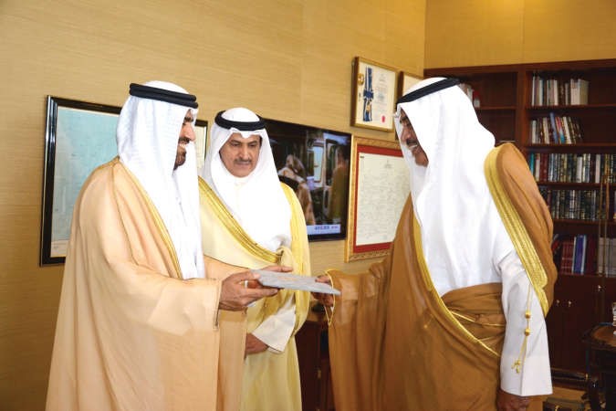 الشيخ صباح الخالد يتسلم اوراق اعتماد سفير الامارات رحمة الزعابي 