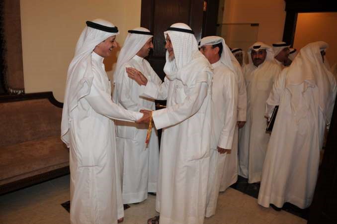 مرشح الدائرة الثالثة فارس العتيبي مستقبلا الناخبين
