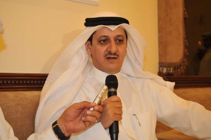  فارس العتيبي متحدثا للحضورحمدي شوقي