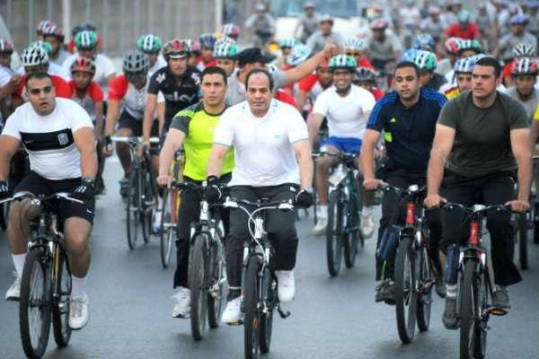 السيسي ينطلق بأسلوب رئاسي خاص ومفهوم جديد للقيادة والحكم
