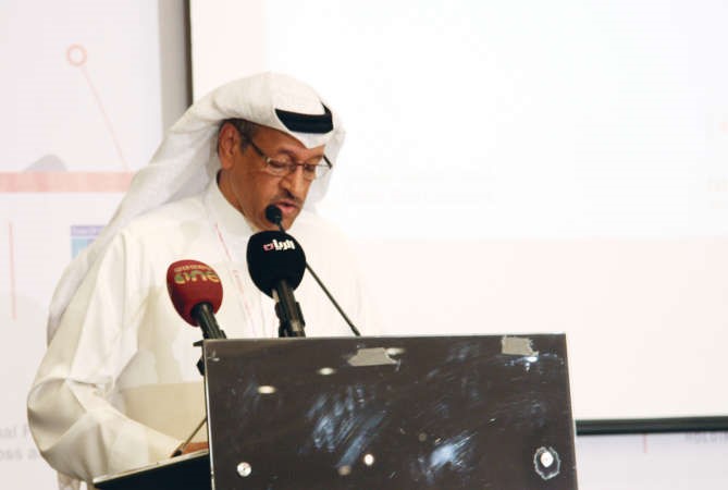  انور عبدالله الحساوي يلقي كلمة امام مؤتمر حوار الدوحة 2014 حول الهجرة 