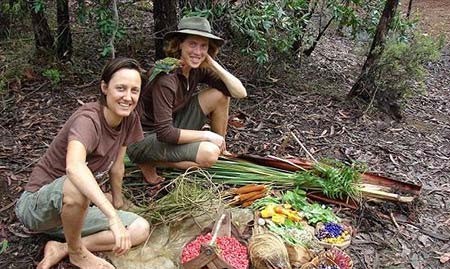 بالصور.. أسترالية تتخلى عن حياة المدينة لتعيش بالأدغال