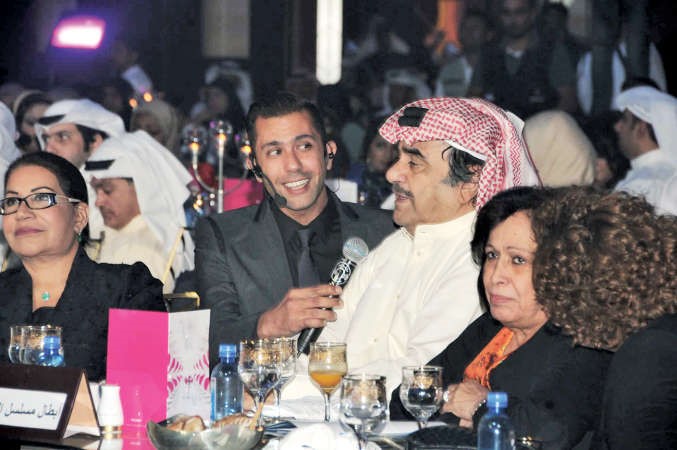 عبدالحسين عبدالرضا يتحدث عن عمله مع المذيع محمد نجم بحضور سعاد عبدالله وحياة الفهد ﻿