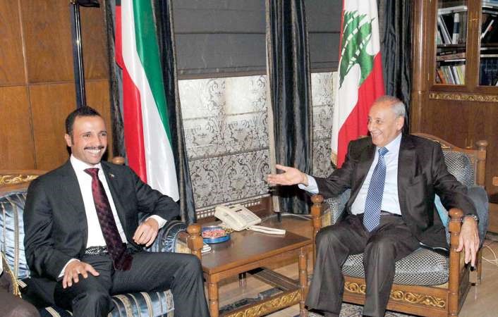 رئيس البرلمان اللبناني نبيه بري مستقبلا رئيس مجلس الامة مرزوق الغانم في عين التينة امس محمود الطويل
