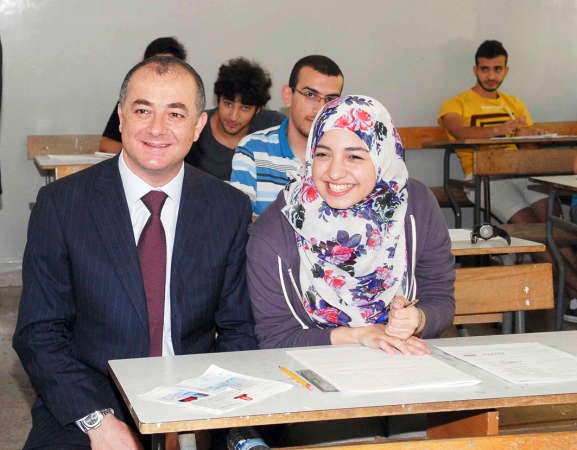 وزير التربية الياس بوصعب خلال تفقده سير امتحانات الشهادة الثانوية محمود الطويل